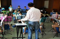 上：缈谌行男⊙36沙龙会示范管乐团大师班活动报道 